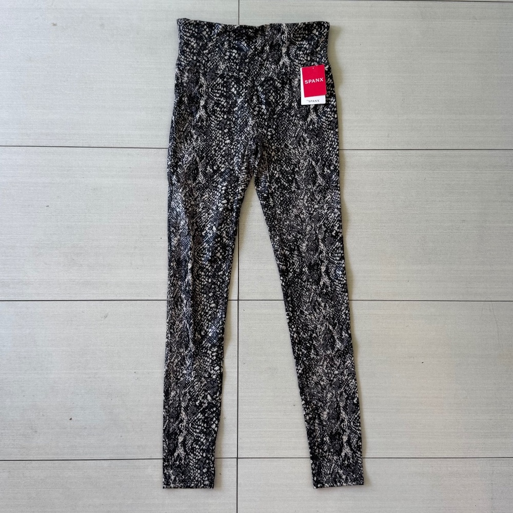 SPANX -NWT- Faux Snakeskin Leggings - Women's Size Small